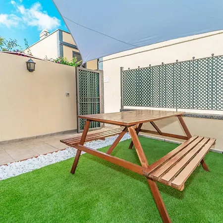 아파트 Family Townhouse Tenerife South *
