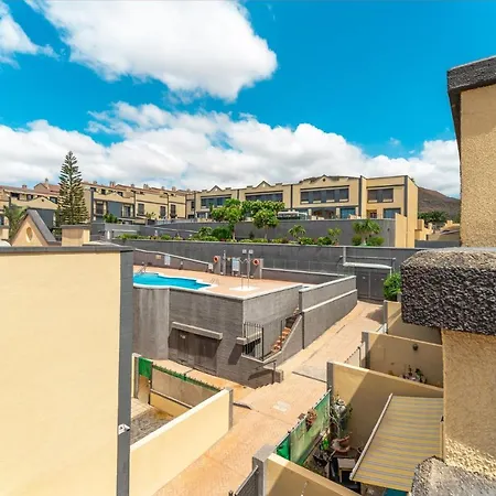아파트 Family Townhouse Tenerife South *